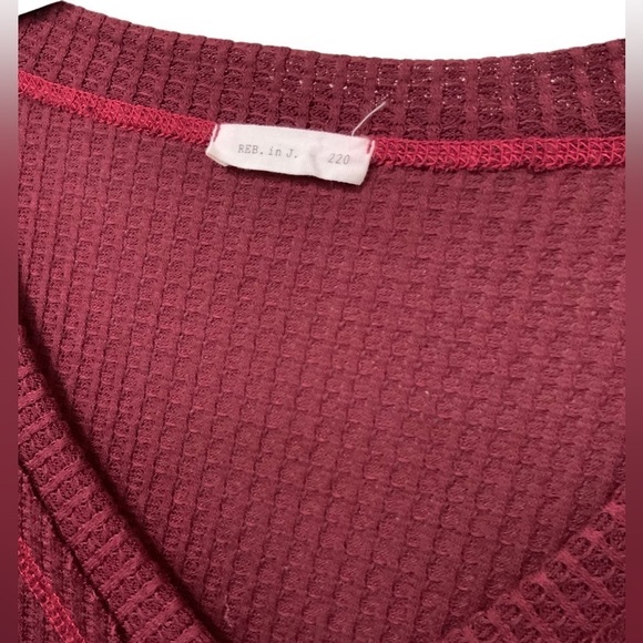 Reb in J 220 Wine Burgundy Maroon Waffle Knit Top Oversized for Comfort - Picture 3 of 9